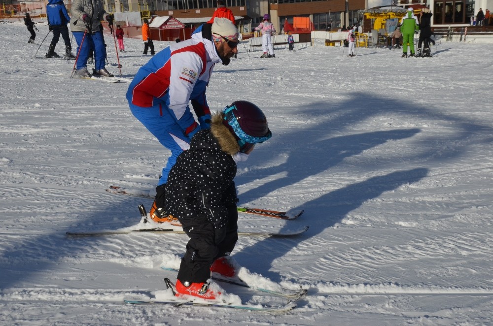 (Özel Haber) En Küçük Kayakçılar