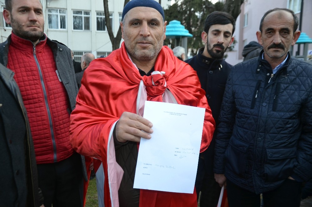 Şehit Babası Ve Vatandaşlar Zeytin Dalı Harekatına Katılmak İçin Dilekçe Verdi