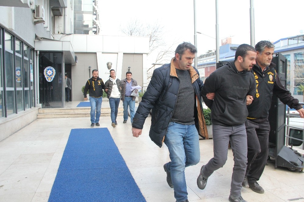 Silahlı Soygunun Şüphelisi Ailesiyle Vedalaşırken Yakalandı