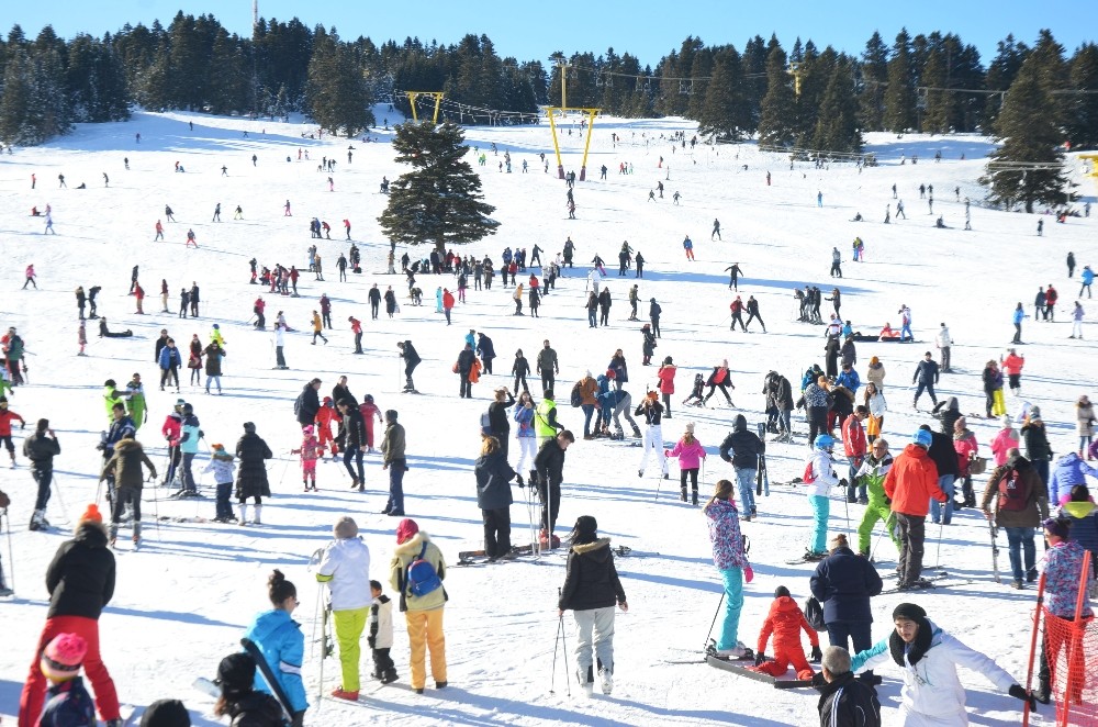 Uludağda Hafta Sonu Adım Atacak Yer Kalmadı
