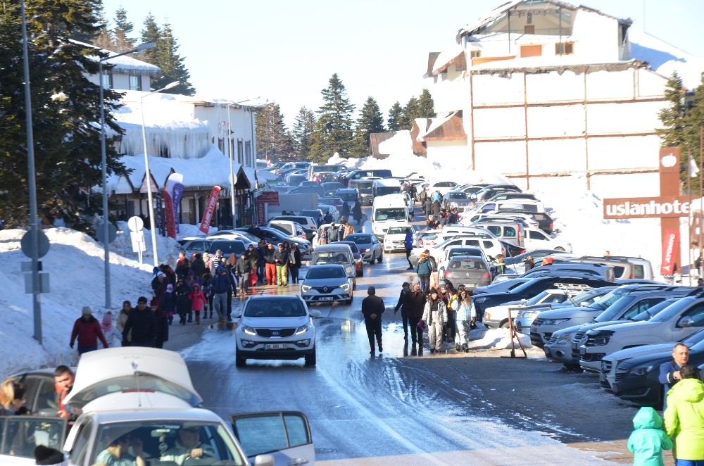 Vatandaşlar Hafta Sonunda Uludağa Akın Etti