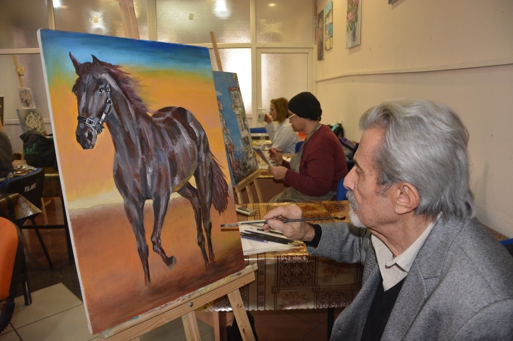 Yıl-Mekli Ressamların Eserleri Göz Kamaştırıyor