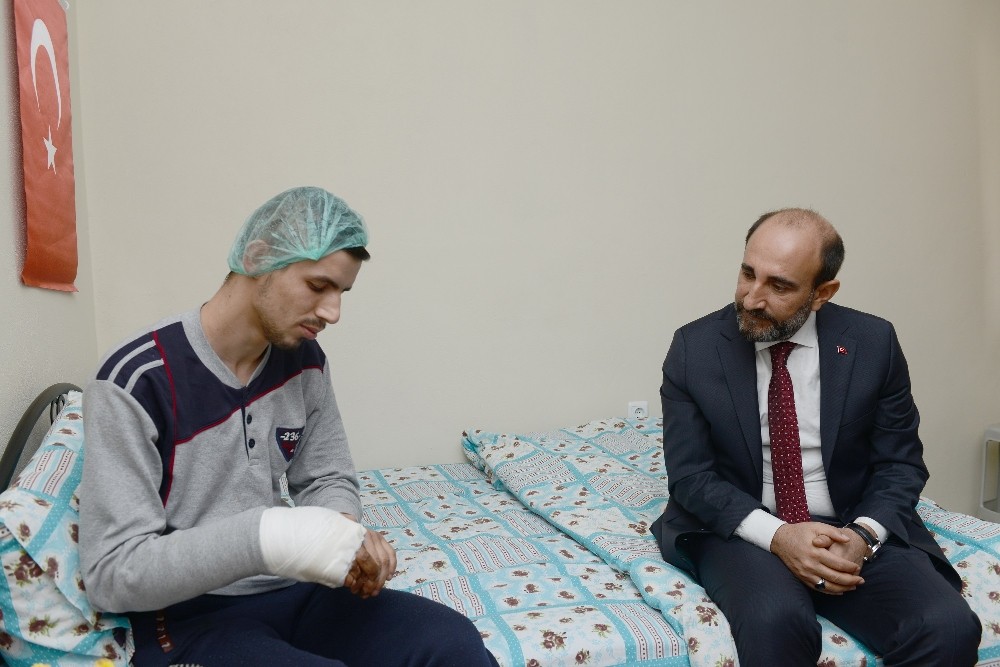 Yıldırım Belediye Başkanından Hakkaride Gazi Olan Askere Ziyaret