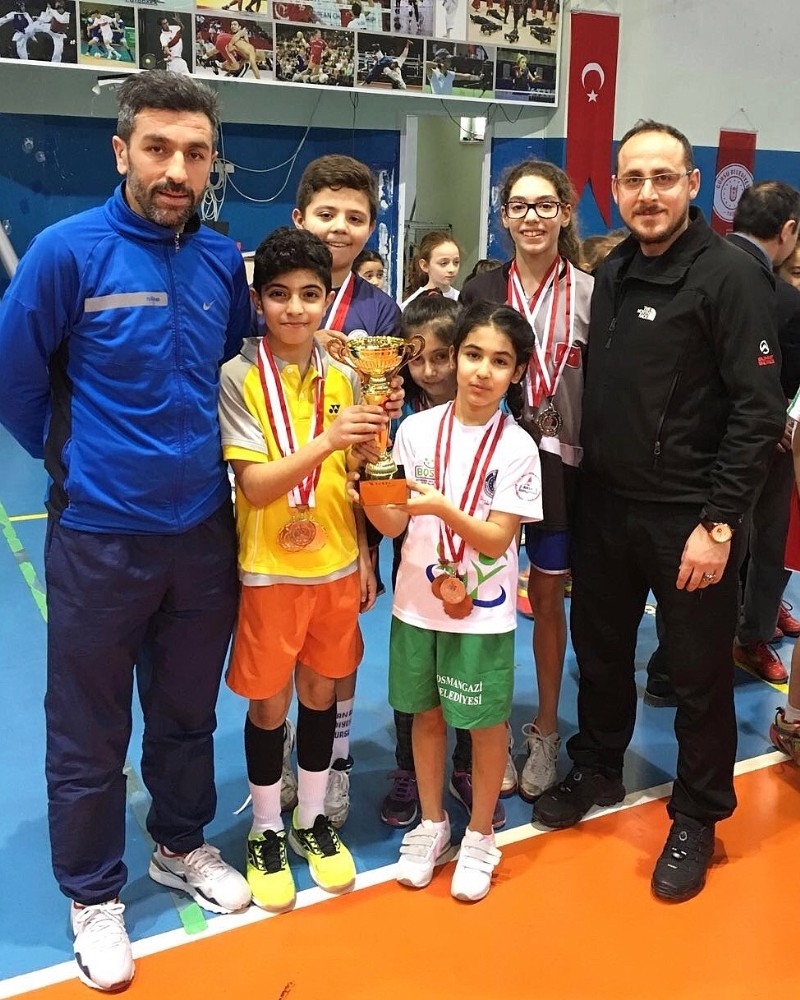 Badmintonda Osmangazi Fırtınası