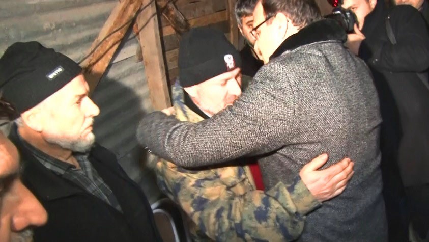 Başbakan Yardımcısı Çavuşoğlundan Şehit Ailesine Ziyaret