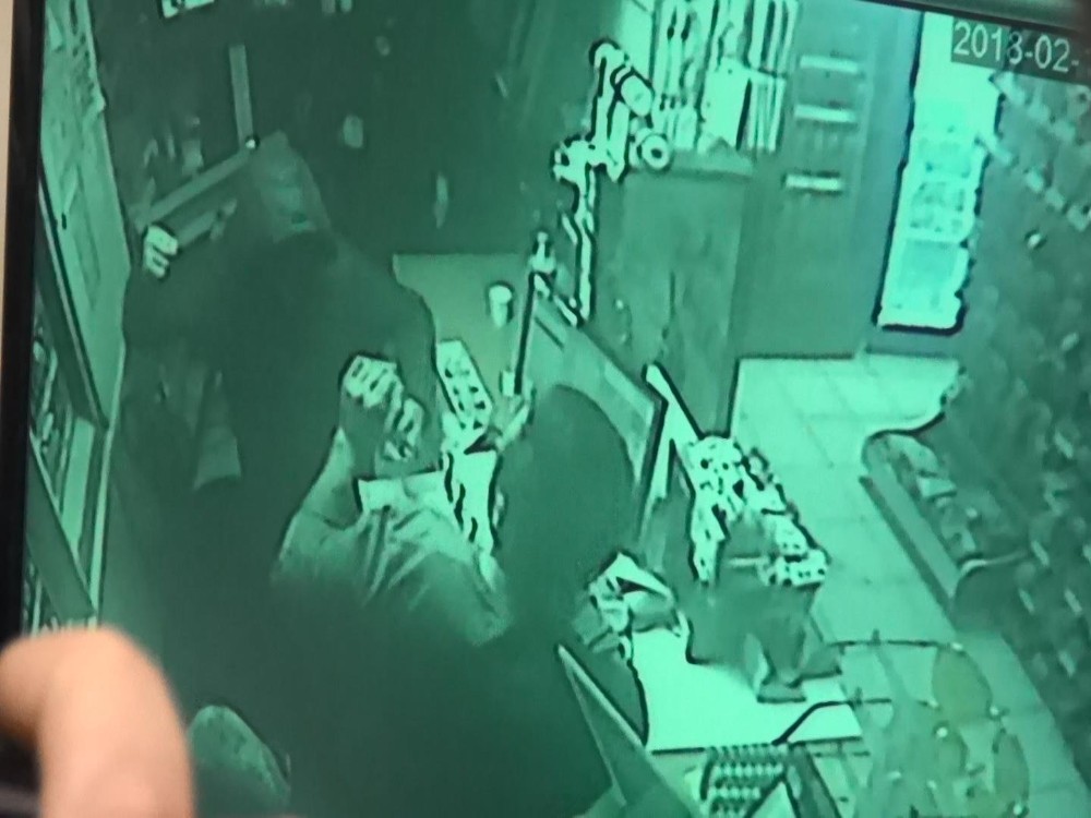 Bursada Benzin İstasyonunda Silahlı Soygun