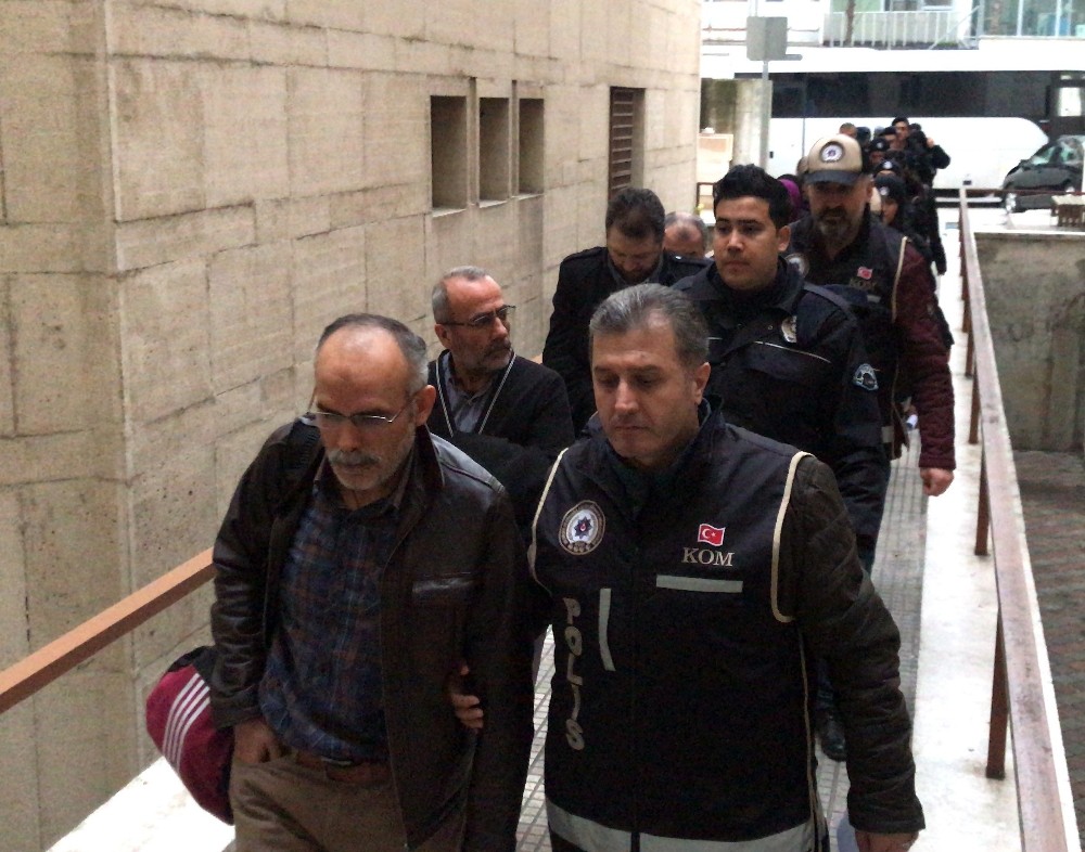 Bursada Fetö/pdy Üyesi Okul Yöneticileri Ve Öğretmenler Adliyeye Sevk Edildi