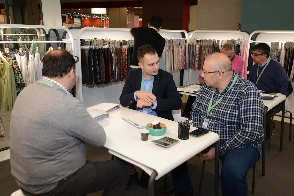 Bursalı Tekstilciler Paristen Moralli Döndü