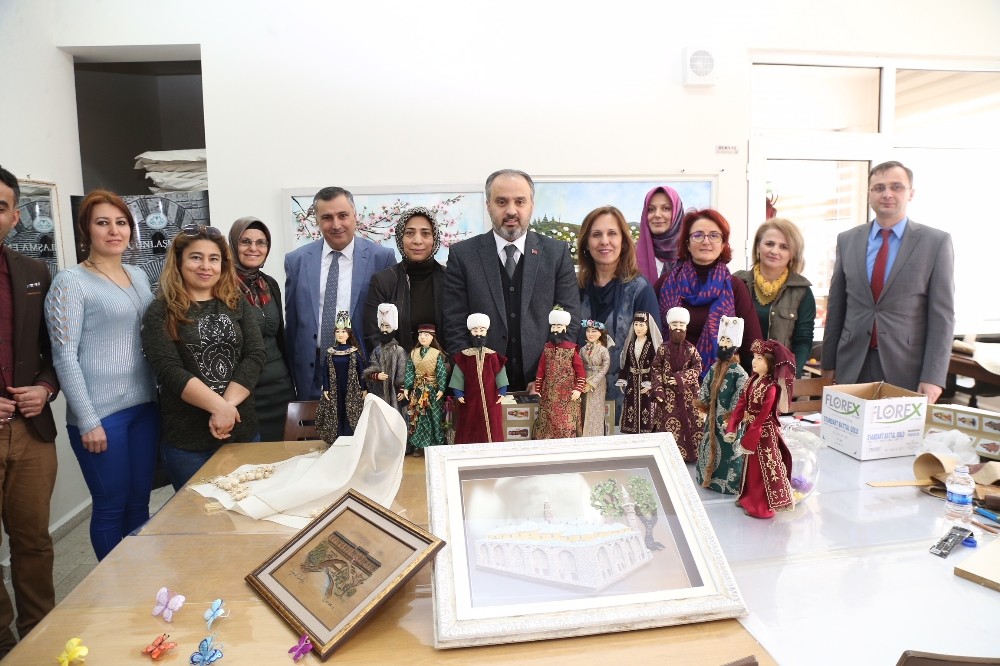 Bursanın El Emeği Geleceğe Taşınıyor