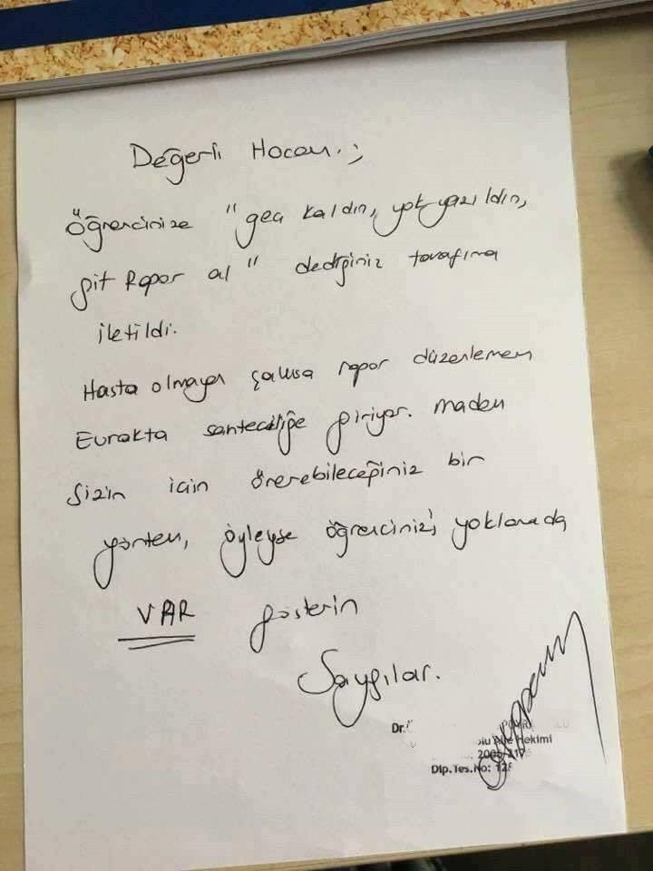 Derse Geç Kalan Öğrenciden Rapor İsteyen Öğretmene Doktordan Tokat Gibi Cevap