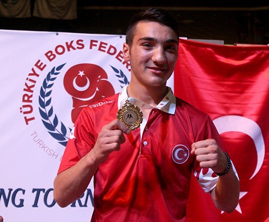 Genç Boksörlerden Bir Altın, Bir Gümüş