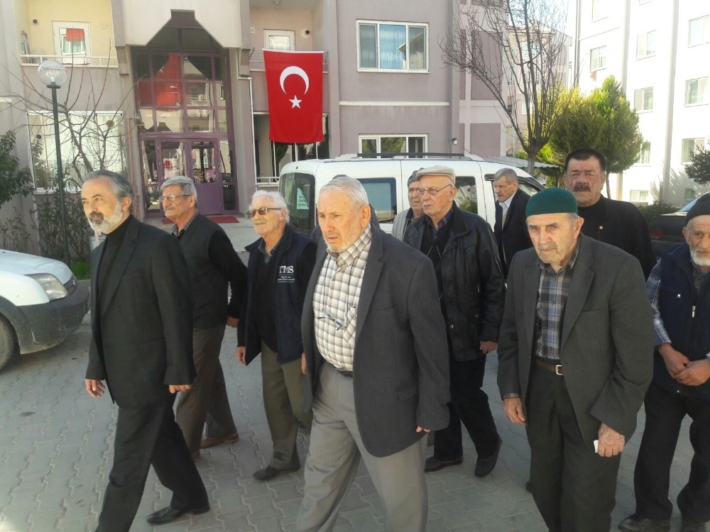 Huzurevi Sakinlerinden Şehit Evine Taziye Ziyareti