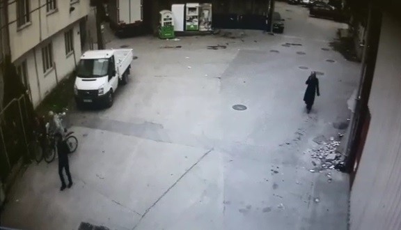 Kapkaççı Kıyafet Kumbarasındaki Parmak İzinden Yakalandı