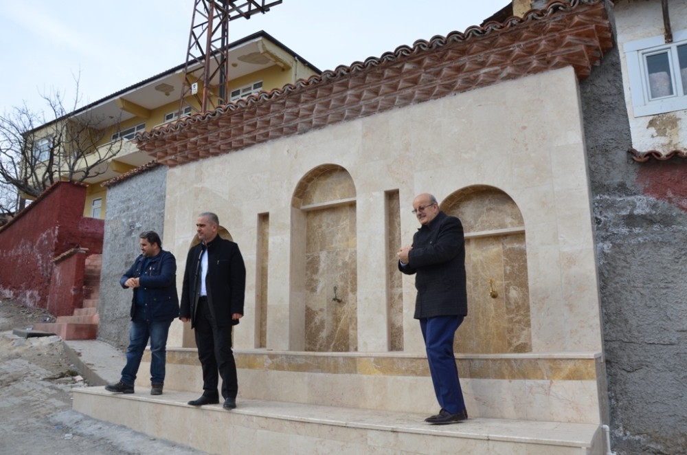 Karatekine Meydan Ve Çeşme