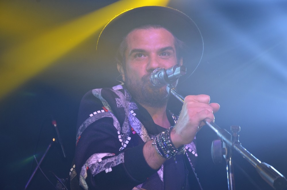 Kenan Doğulu Uludağda Gençlere Unutulmaz Bir Konser Verdi