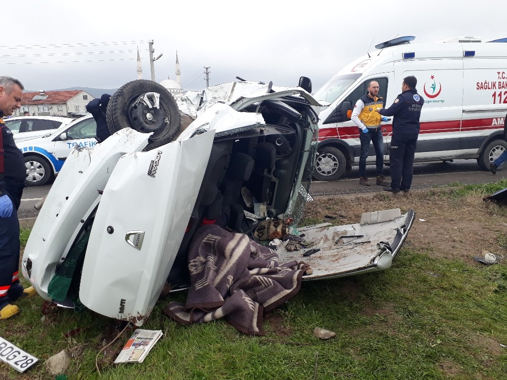 Korkunç Kazada Can Pazarı: 1 Ölü, 3 Yaralı