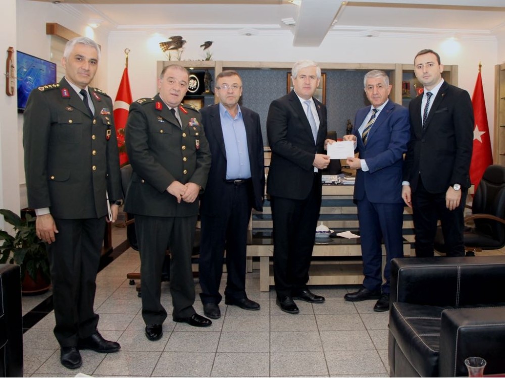 Köylü Kadınlar Ekmek Paralarını Mehmetçiklere Bağışladı