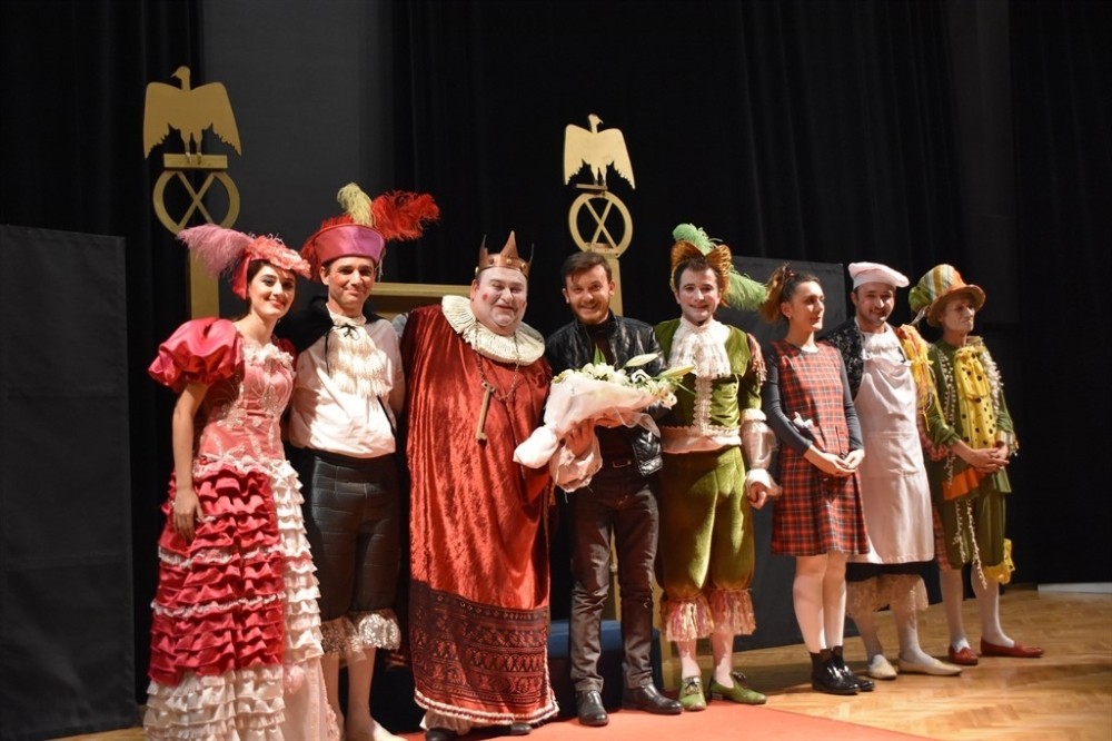 “Kralın Diş Ağrısı” Gemlikte Sahnelendi