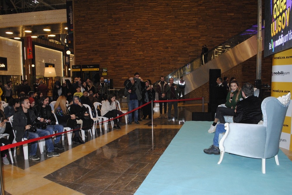 Mobiliyum Avmde Özge Ulusoy Rüzgarı