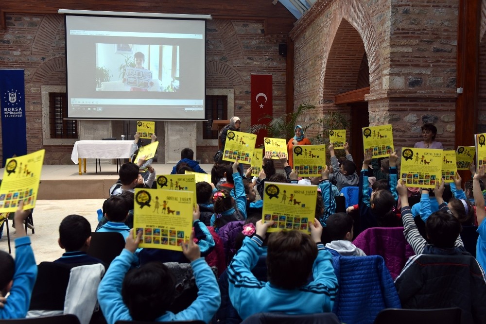 Müminoğlu Minik Okurlarıyla Buluştu