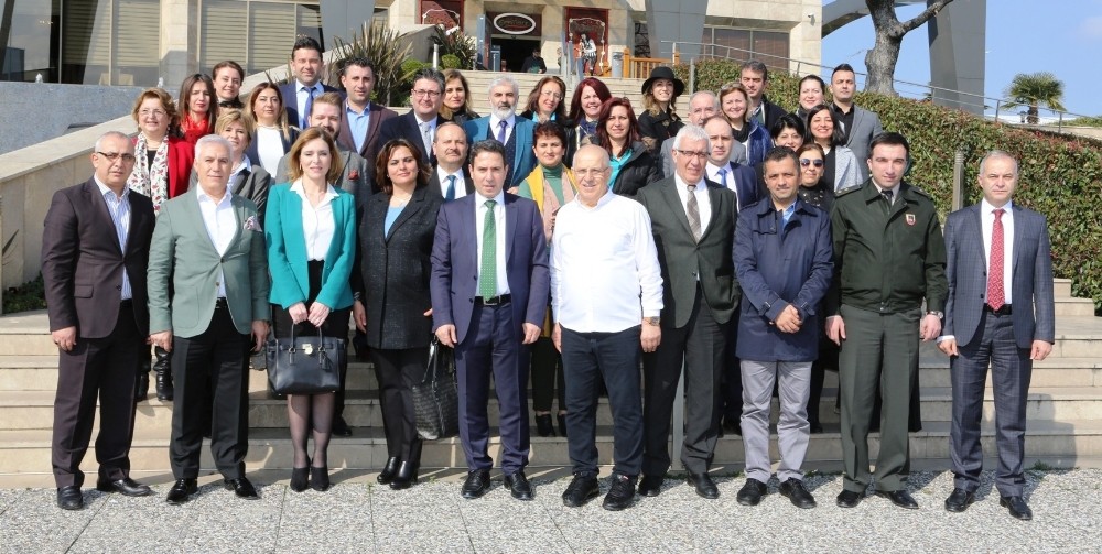 Nilüferde Belediye Ve Kaymakamlık Çalışanları Buluştu