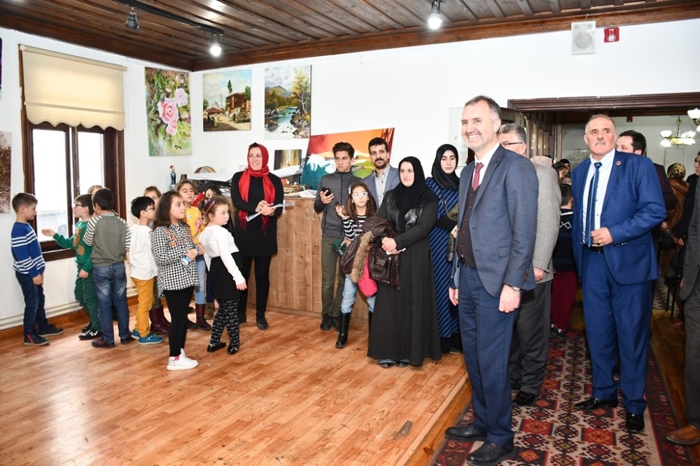 Sanat Atölyesinin Minik Öğrencileri Sertifikalarını Aldı