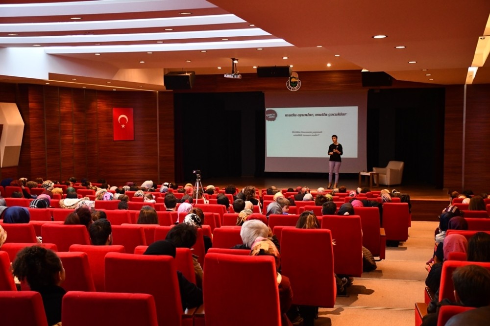 Yaşar: “Çocukların Oyuncağa Değil Size İhtiyacı Var”