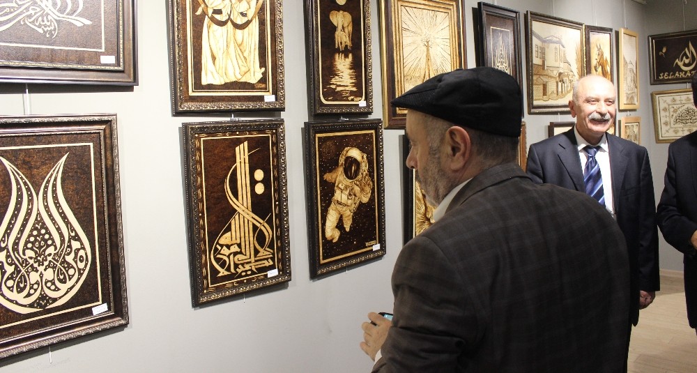 Ahşabı Yakarak Yaptığı Resimler, Görenleri Hayran Bırakıyor