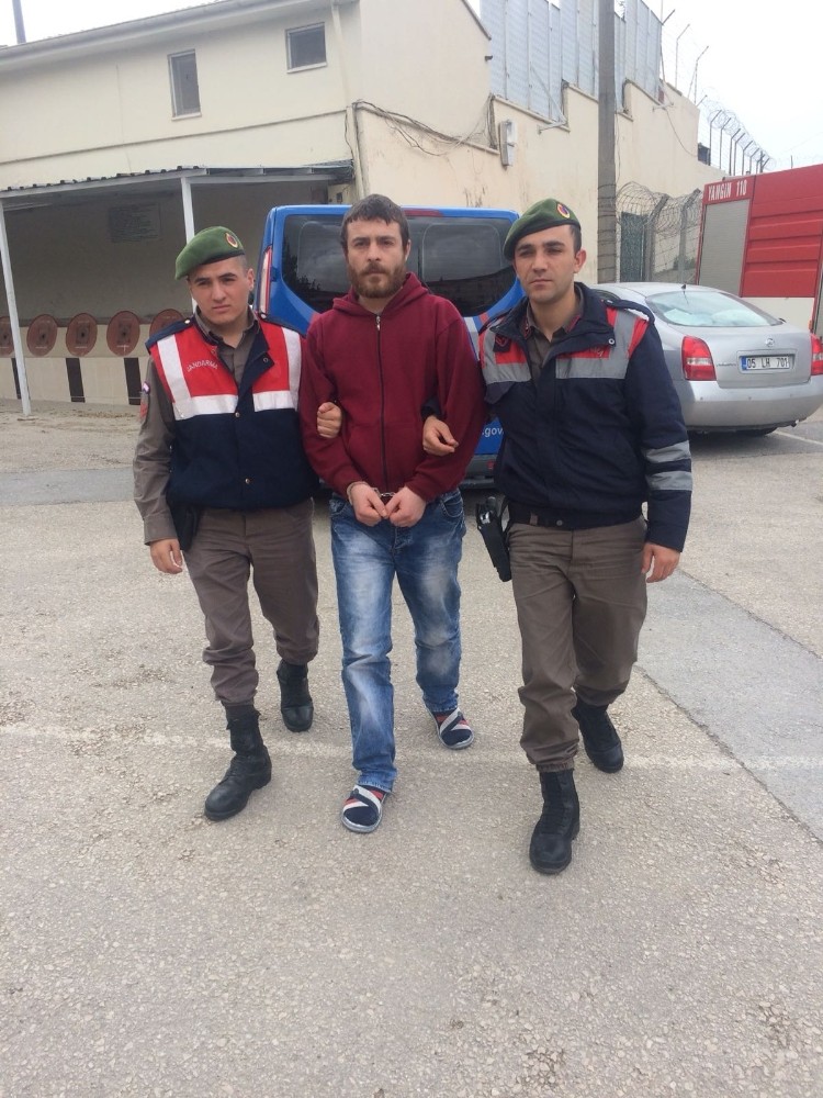 Babasının Boynuna Bıçak Dayayan Uyuşturucu Bağımlısı Tutuklandı