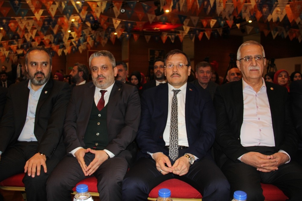 Başbakan Yardımcısı Çavuşoğlu: “Teröristlere Karşı Mehmetçiklerimiz Büyük Bir Başarı Sergiliyor