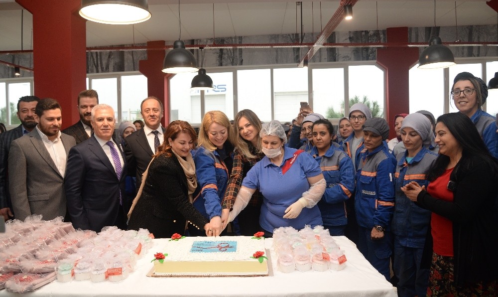 Bozbeyden Profil A.ş. Çalışanlarına 8 Mart Sürprizi