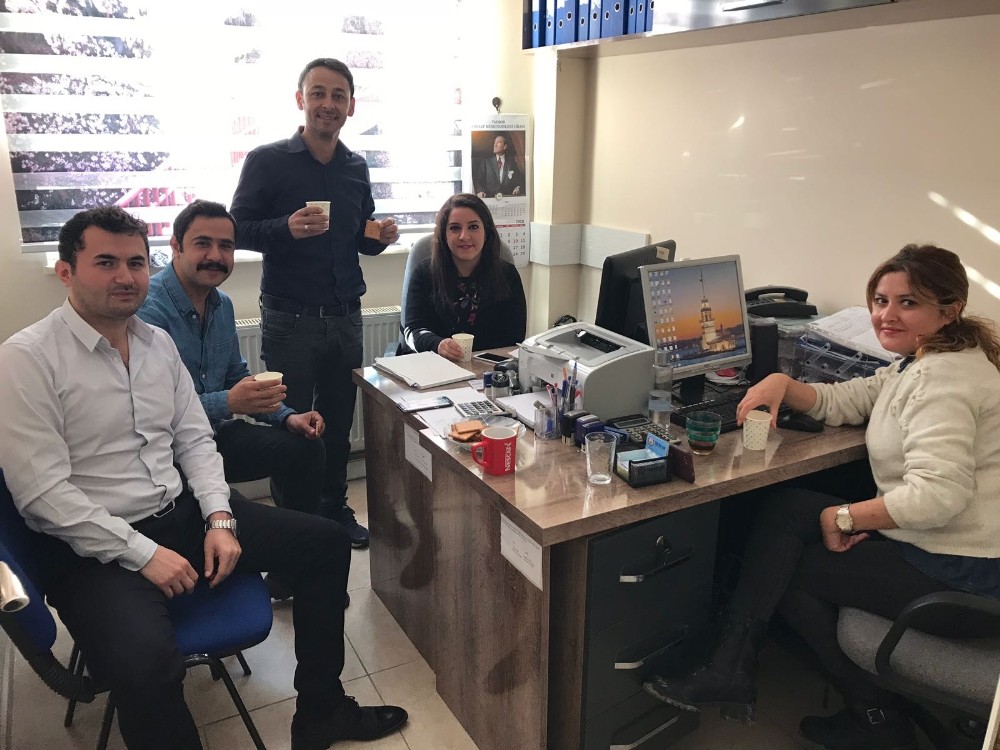 Bu Kuruma Gelenlere Ballı Süt İkram Ediliyor