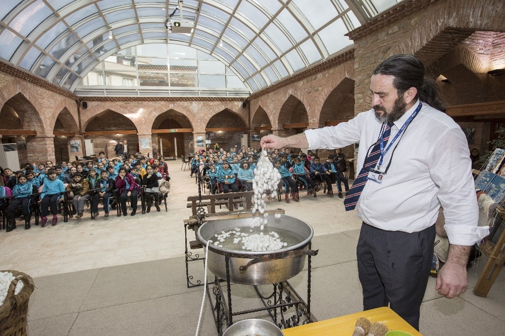 Bursa İpeği Gençlerle Hayat Buluyor