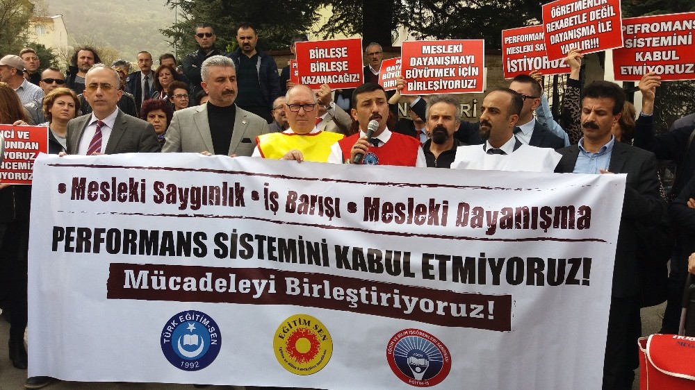 Bursada Öğretmenlerden Performans Eylemi