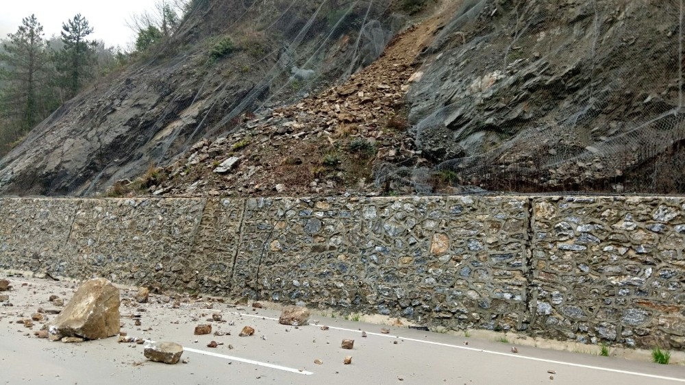 Bursadaki Heyelan Korkuttu