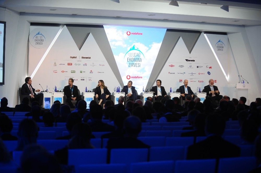 Colman Deegan: “Genişbant Teknolojileri Dijital Hayatın Omurgasını Oluşturuyor”