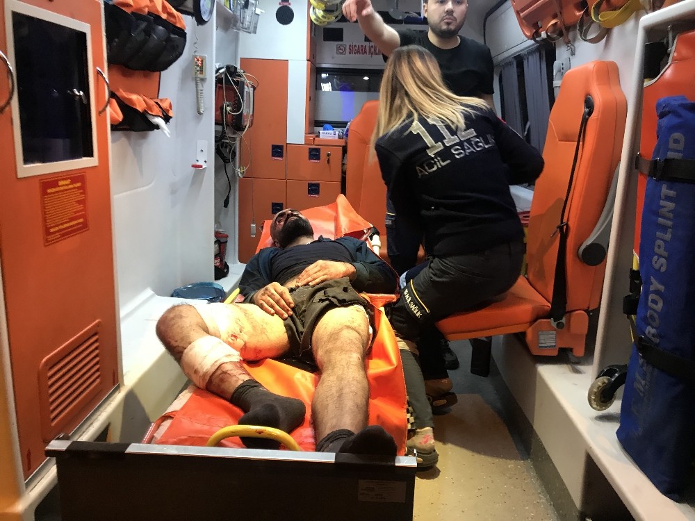 Dik Bakma Yüzünden Çıkan Kavgada Bir Kişi Bıçaklandı