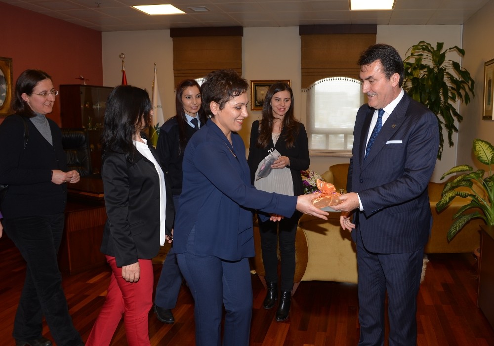 Dündar Kadın Personelin Gününü Kutladı