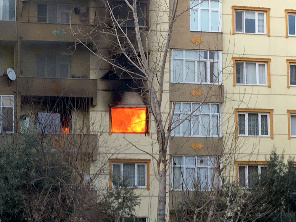 Ev Sahibine Kızan Kiracı Evi Yaktı