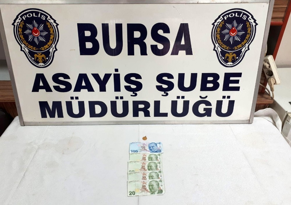 Gözlerini Açınca Hırsızla Burun Buruna Geldiler