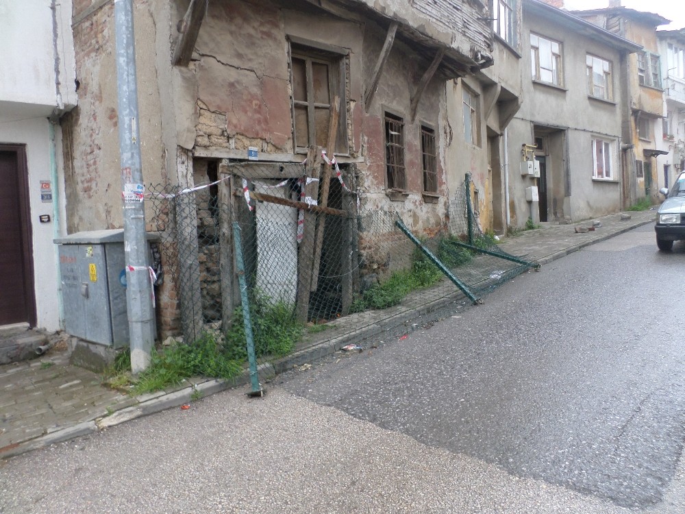 Mahallelinin Metruk Bina Tedirginliği