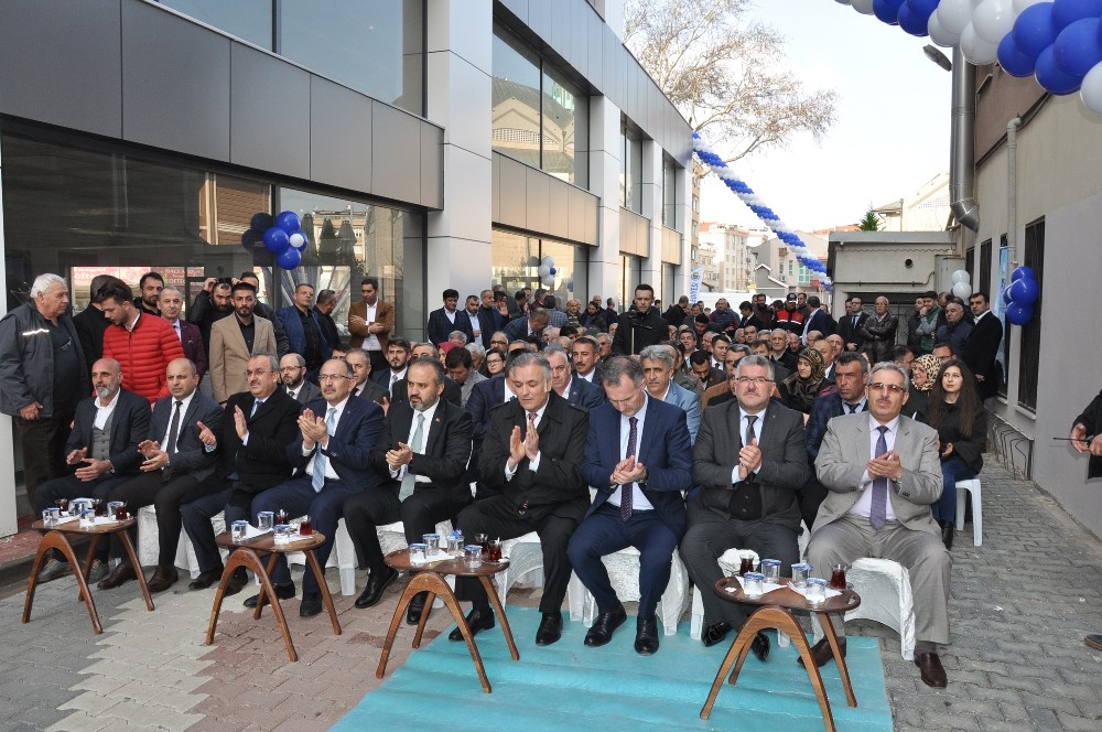 Mehmet Çıracı Katlı Otoparkı Hizmet Açıldı