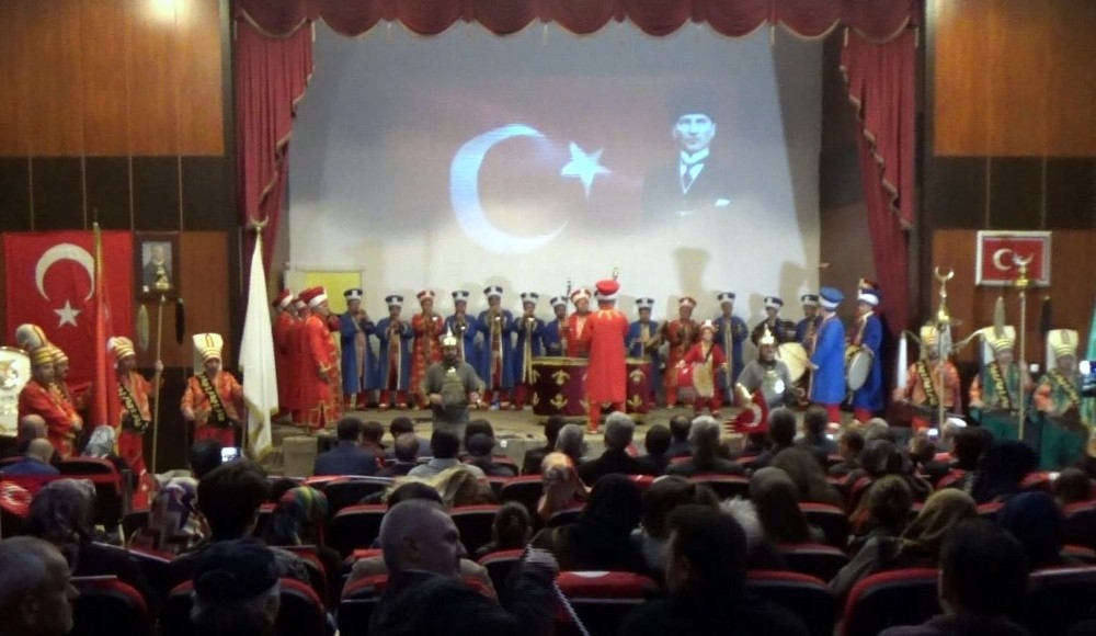 Mehmetçik İçin Düzenlenen Yardım Gecesine Yoğun İlgi