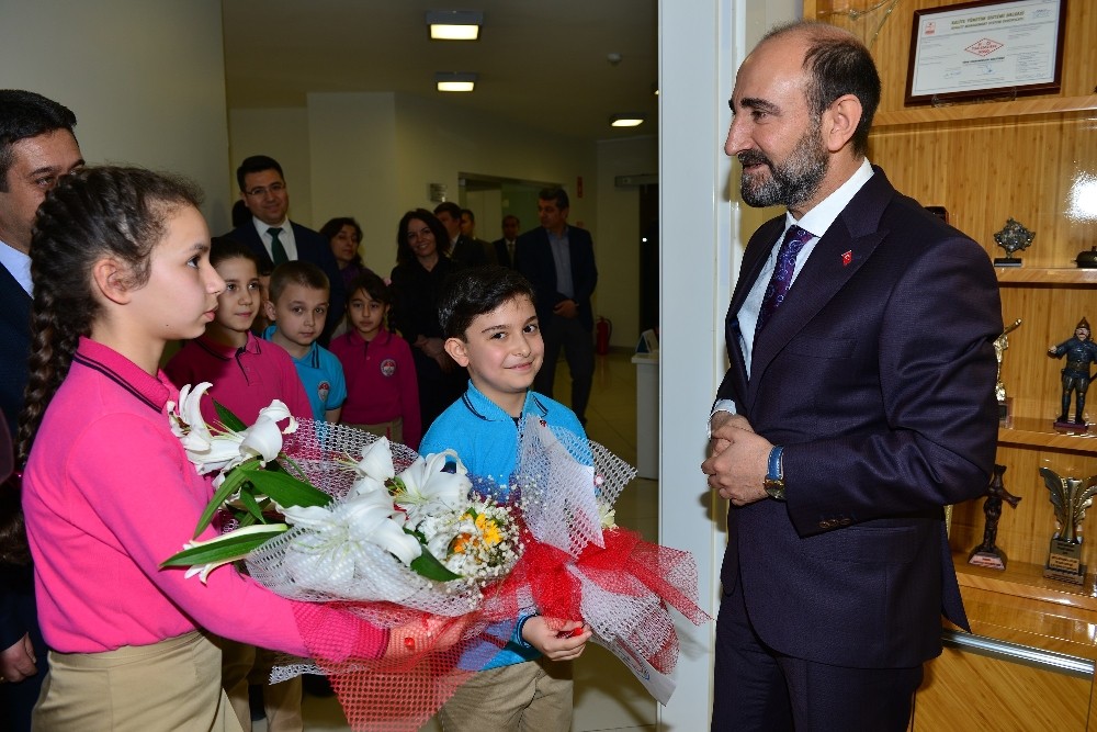 Minikler Başkanla Röportaj Yaptı