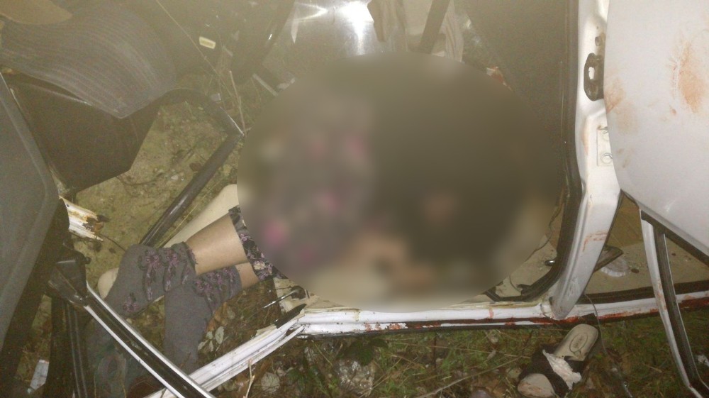 Takla Atan Otomobil Hurdaya Döndü: 1 Ölü, 4 Yaralı