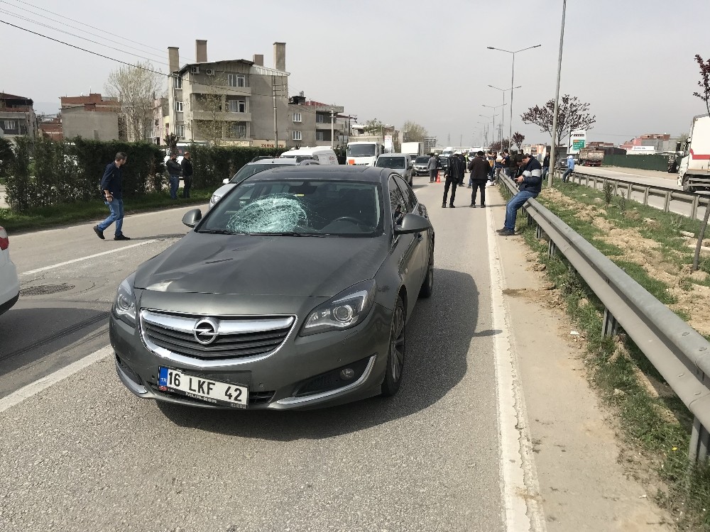 Yaşlı Kadın Karşıdan Karşıya Geçerken Canından Oldu