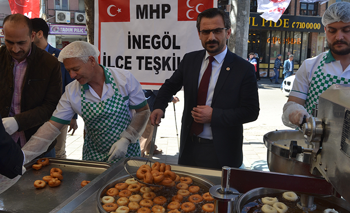 Alparslan Türkeş anısına  lokma dağıtıldı