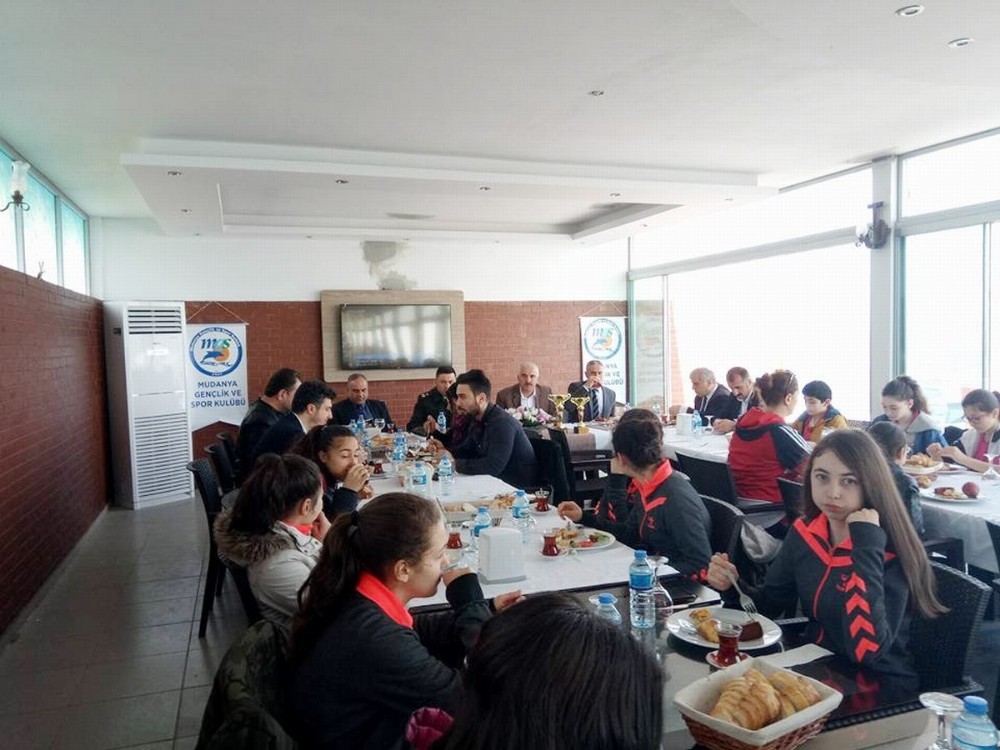 Başarı Sporculara Kahvaltı