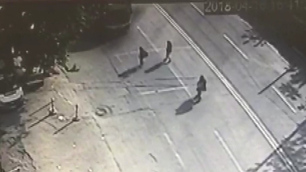 Belediye Otobüsü Genç Kıza Böyle Çarptı