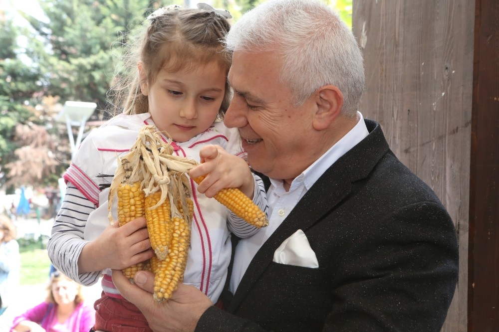 Binlerce Yerli Tohum Nilüferde El Değiştirdi